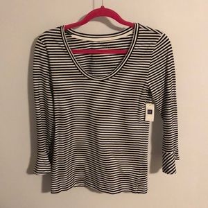NWT Gap Fitted Shirt